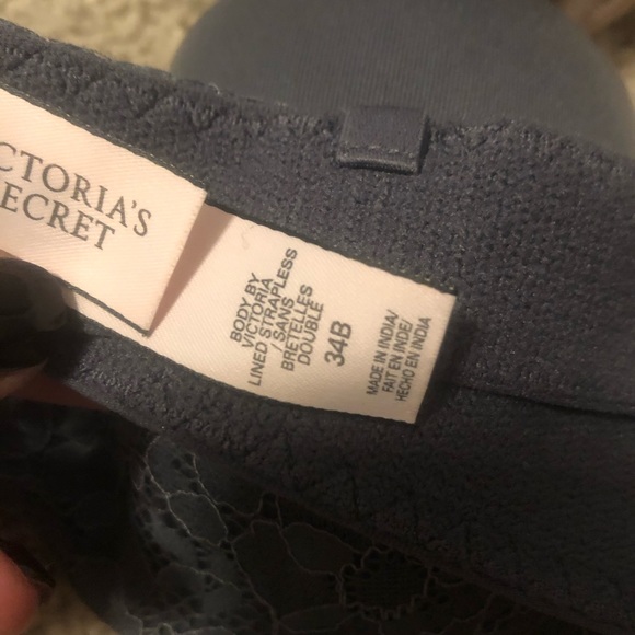 4 Victoria’s Secret Bras - Picture 7 of 8